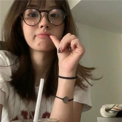 美女与纯情男 海报